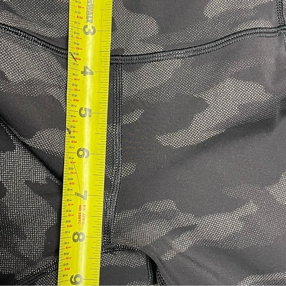 Athleta Rainier Reflective Tight Size Small Petite - Picture 9 of 12